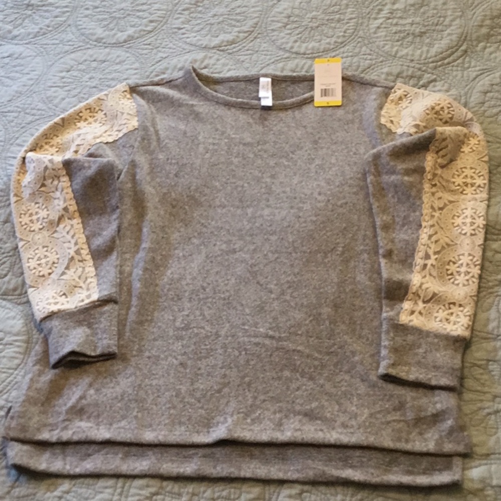 Women’s size small sweater with lace accent on sleeves, NWT